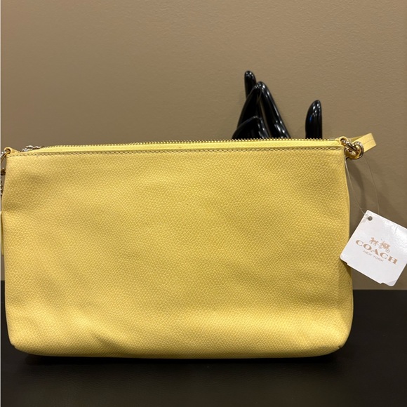 Coach Yellow Saffiano Leather
Clutch-C logo Signature Pop Pouch-NWT-Wristlet - Picture 7 of 7
